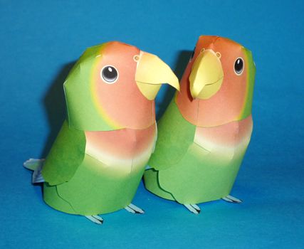 Papercraft imprimible y armable de dos Agapornios / Lovebird. Manualidades a Raudales.